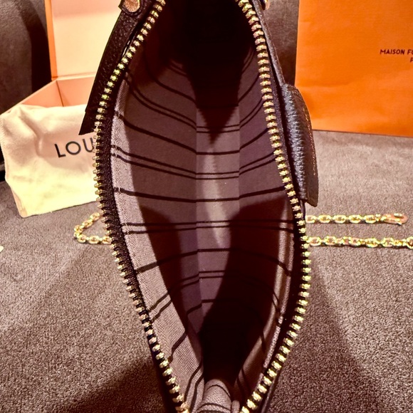 Louis Vuitton Black Monogram Crossbody Bag - Picture 8 of 15